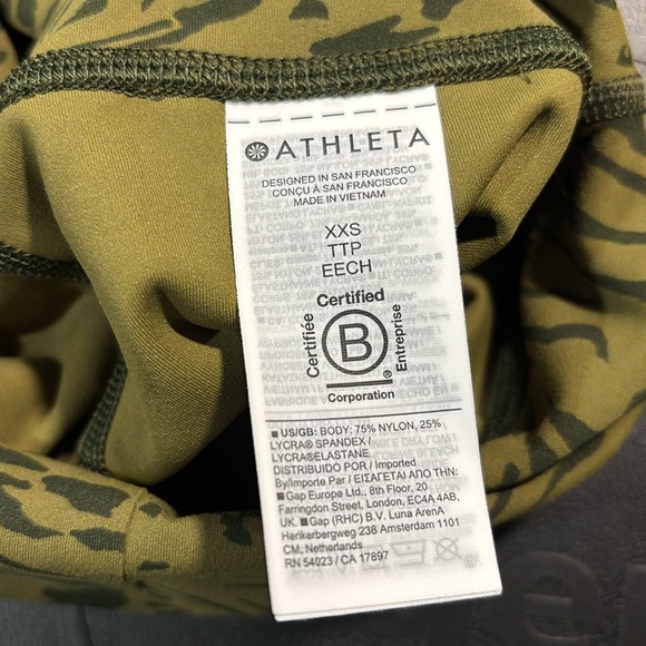 NWOT Athleta Transcend 7/8 Tight Animal Print Olive Green leggings - Picture 3 of 5